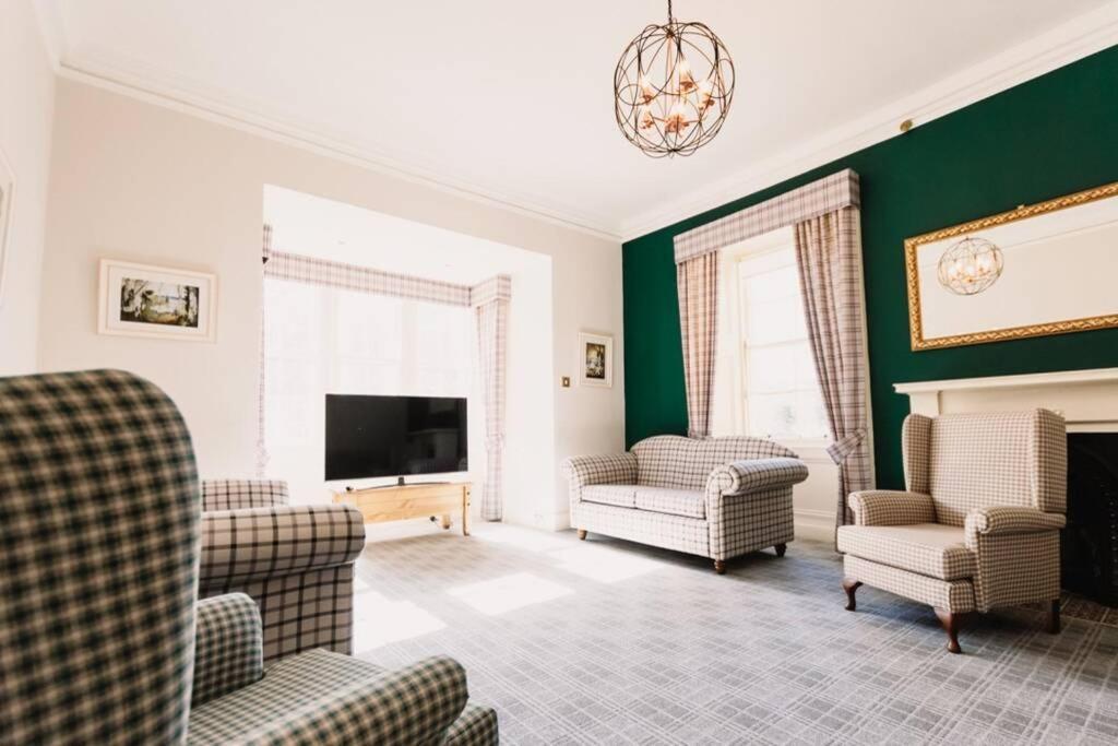 Wallace Apartment - A Unique Apartment In Countryside Park With Wifi And Access To Bar And Pool Perth Bagian luar foto