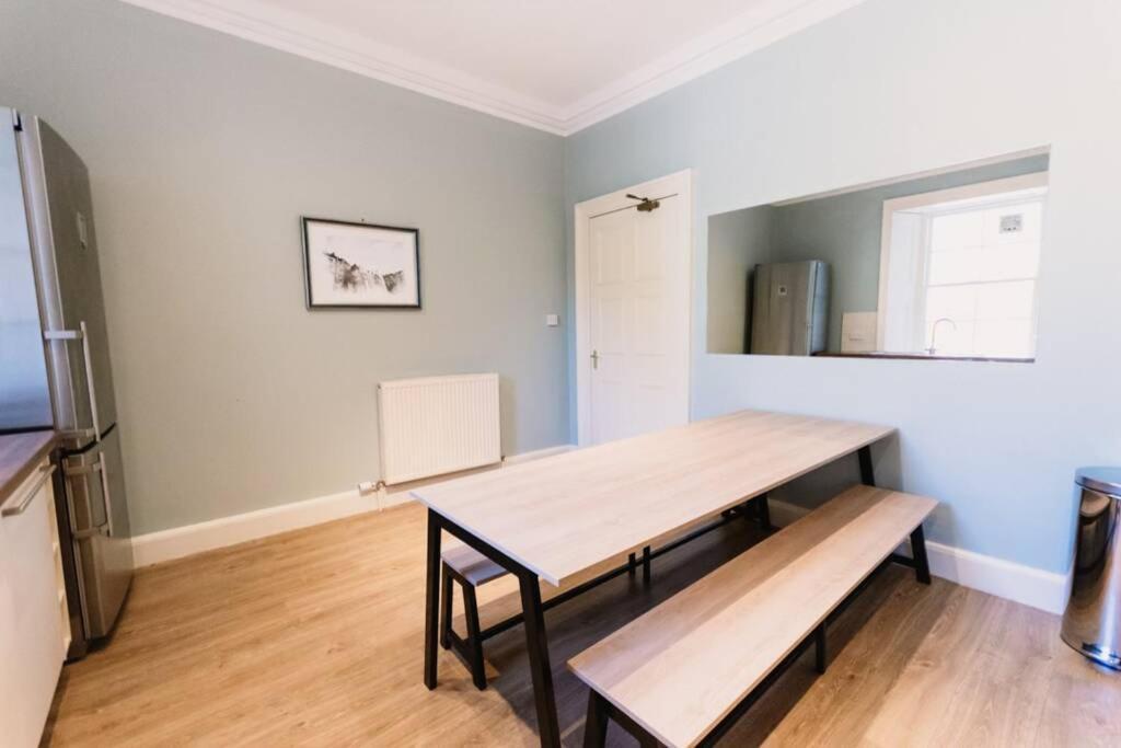 Wallace Apartment - A Unique Apartment In Countryside Park With Wifi And Access To Bar And Pool Perth Bagian luar foto