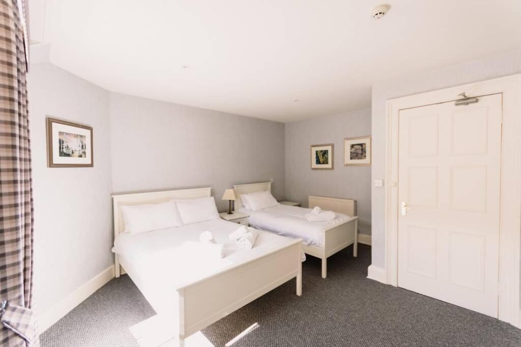 Wallace Apartment - A Unique Apartment In Countryside Park With Wifi And Access To Bar And Pool Perth Bagian luar foto