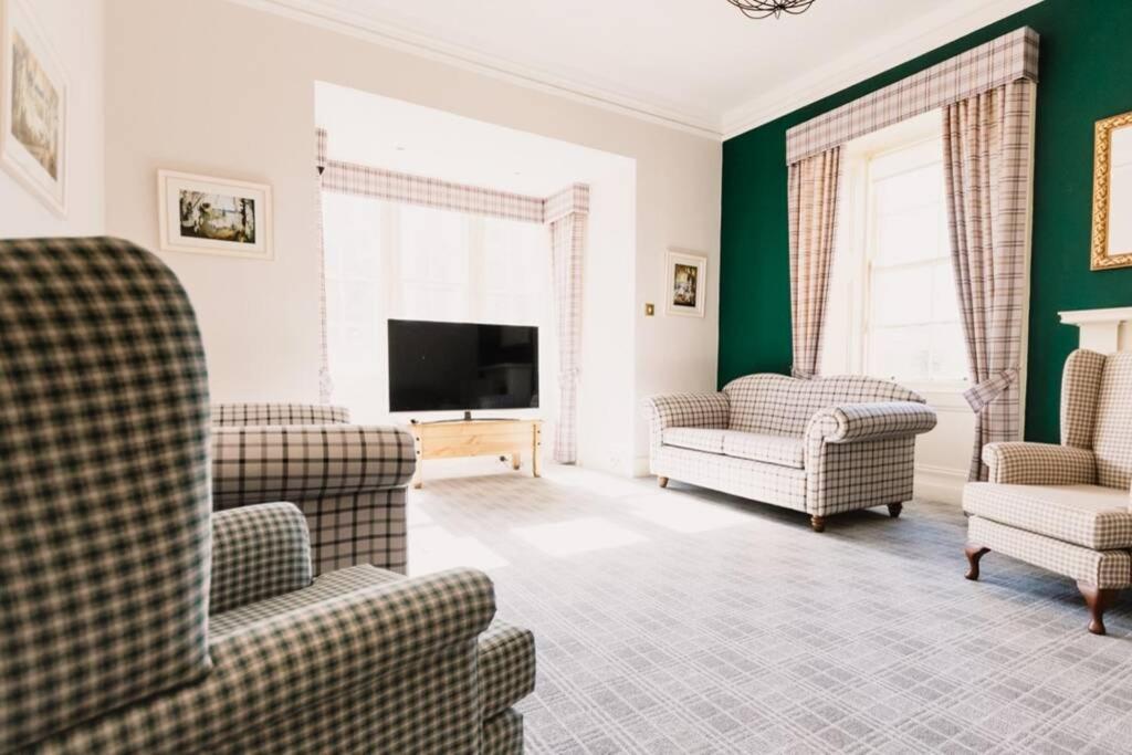 Wallace Apartment - A Unique Apartment In Countryside Park With Wifi And Access To Bar And Pool Perth Bagian luar foto