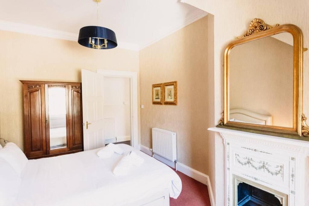 Wallace Apartment - A Unique Apartment In Countryside Park With Wifi And Access To Bar And Pool Perth Bagian luar foto